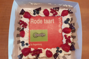 Rode Taart voor vrijwilligers van Zozijn.